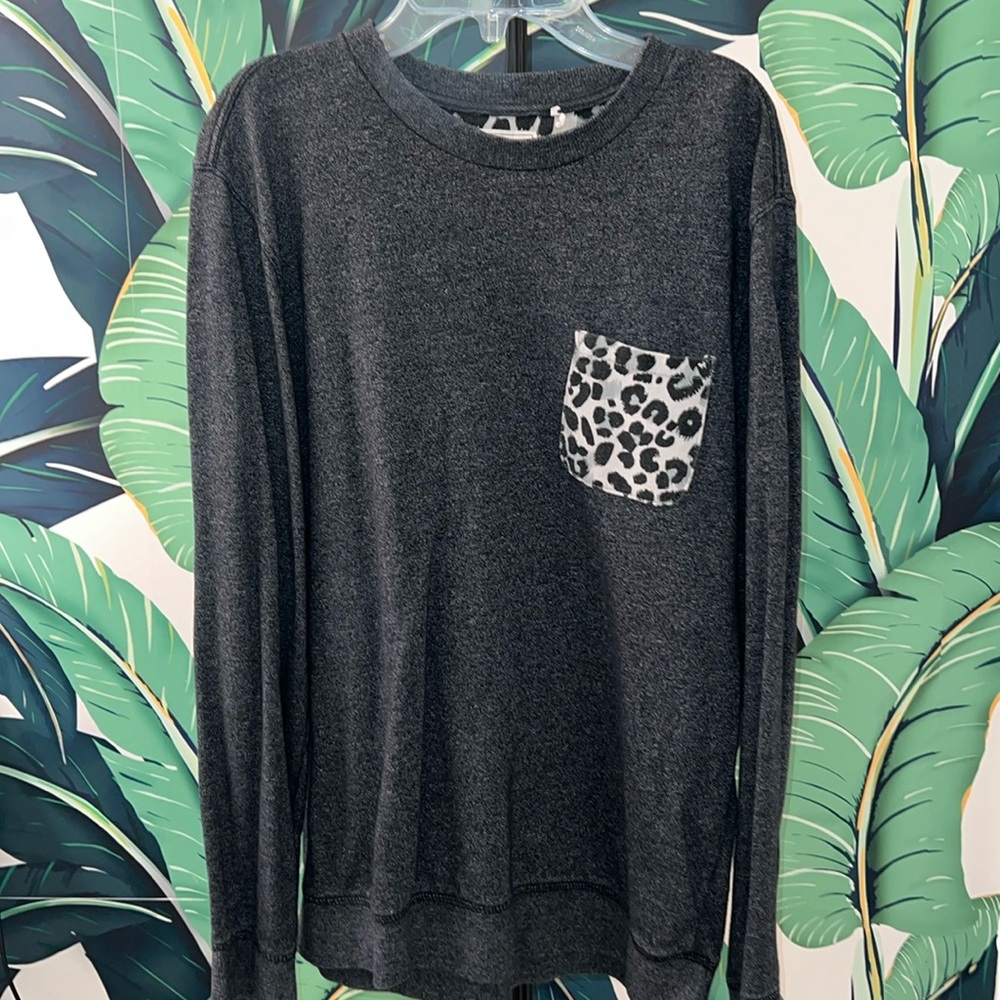 On the byas long sleeve shirt with leopard print pocket